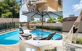 Aptos em Bal Piçarras a150m da PRAIA, dois quartos, sala de estar, COZINHA COMPLETA, SACADA com CHURRASQUEIRA, WI-FI, PISCINA, PORTARIA 24h, PLAYGROUND e QUADRA DE ESPORTES